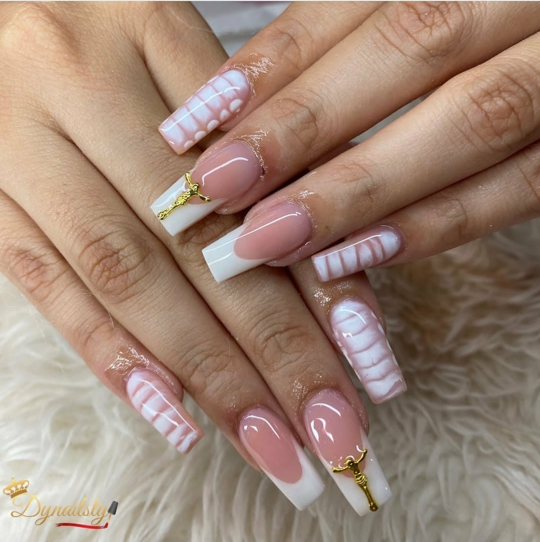 Dynailsty nail art