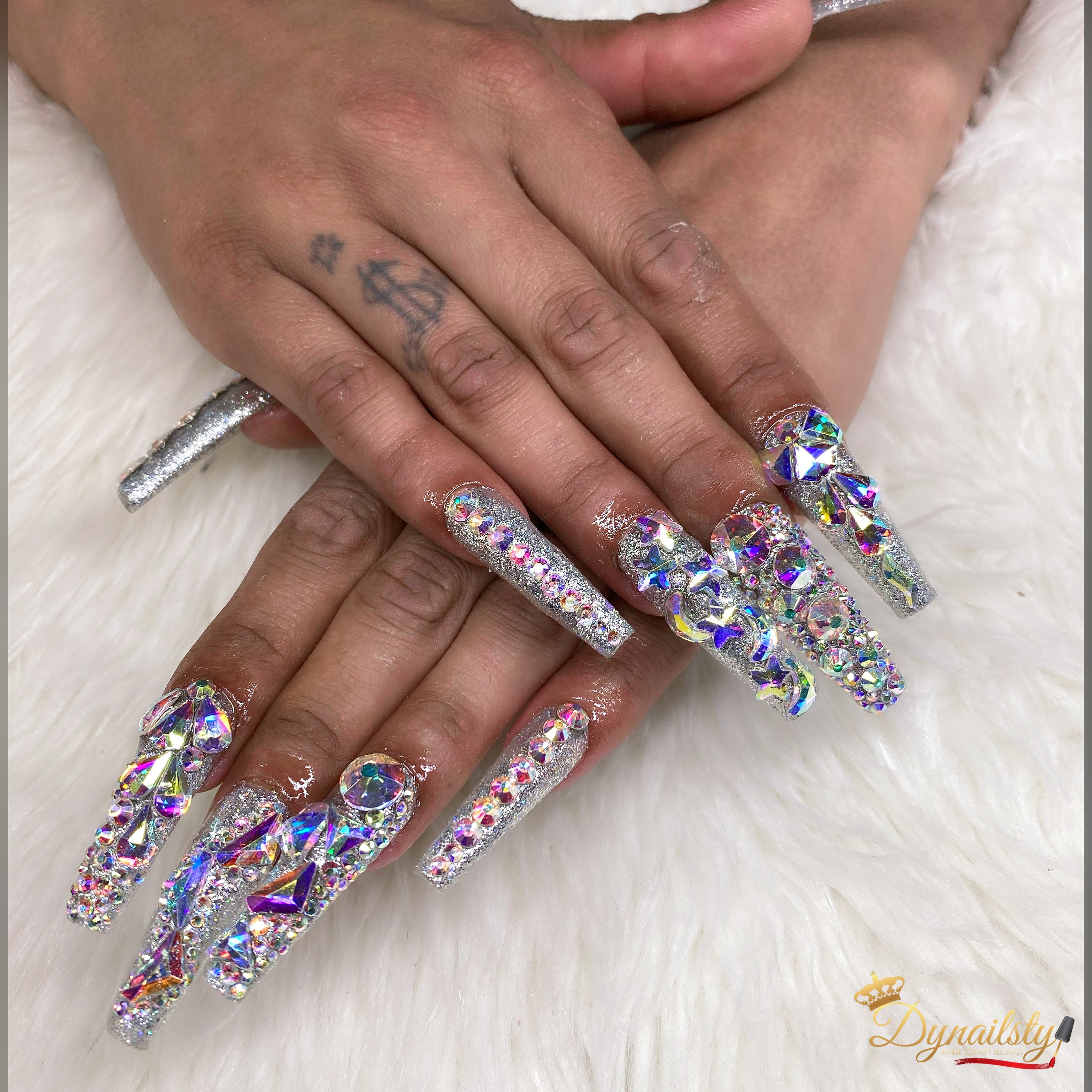 Dynailsty nail art